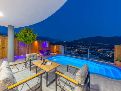  gece  -  Kasım
  | Kalkan Yeşilköy'de Doğa İçinde Muhafazakar Villa
